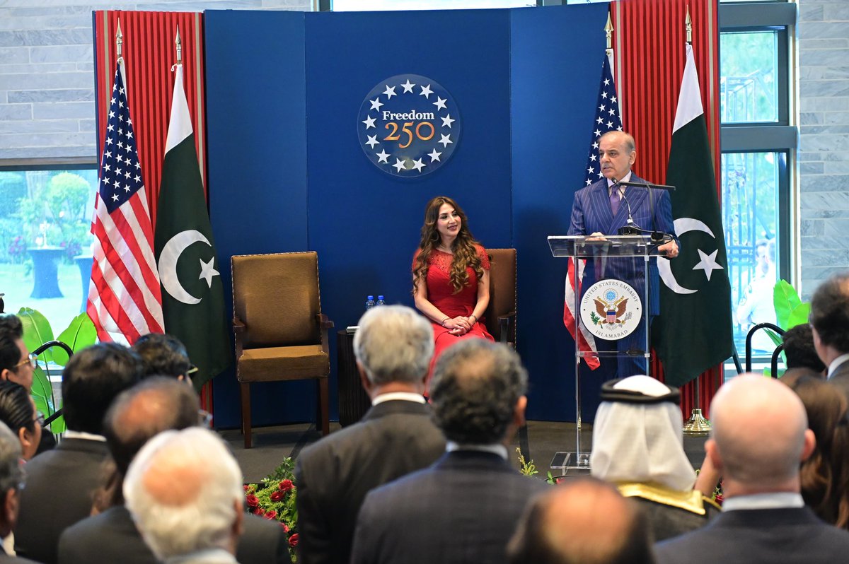PMLNPunjabPk's tweet photo. Prime Minister Muhammad Shehbaz Sharif addresses at a ceremony of celebrations of 250th Independence day of the United States of America. https://t.co/NnUzJDS0wx