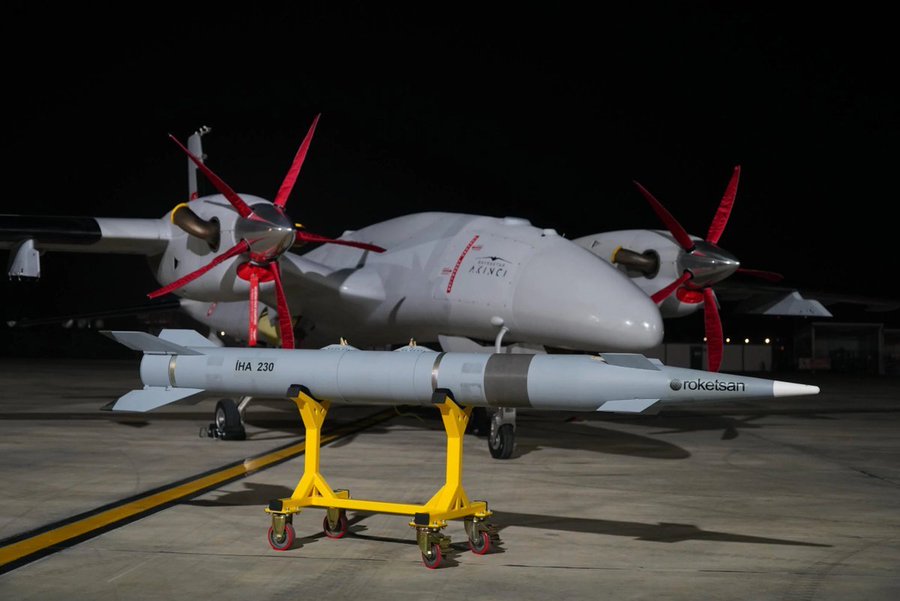 MuslimDefIndex's tweet photo. 🚨Türkiye's military received its first delivery of the İHA-230, a domestically developed supersonic air-launched ballistic missile made by #ROKETSAN.   

The quantity was classified.   

The İHA-230 has a range of 150+ km, reaches Mach 4+, carries a 42 kg warhead.

#Turkey https://t.co/WDTieGn5Ae