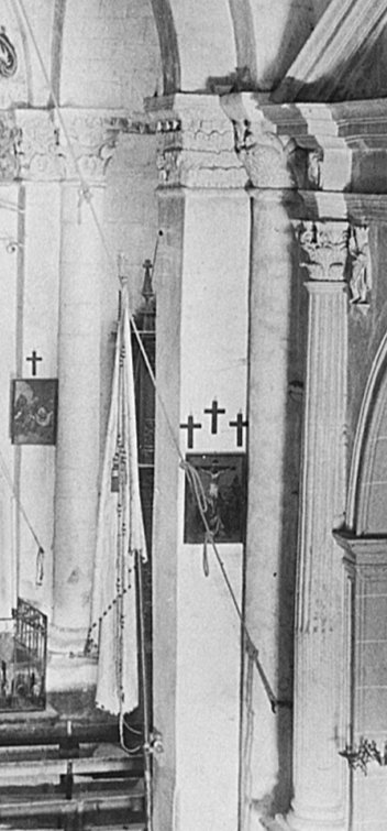 Dpujado77's tweet photo. Fins la restauració de l'any 1906, el retaule #gòtic de l'església de Santa Maria, estava just davant de la porta #romànica. Però fixant-me bé, vaig veure que hi havia un altre retaule #gòtic? al creuer. Aix....venut o cremat? 🤔
#SantMartíSarroca
#Penedès
#misteris
#patrimoni. https://t.co/tkgPuYjY97