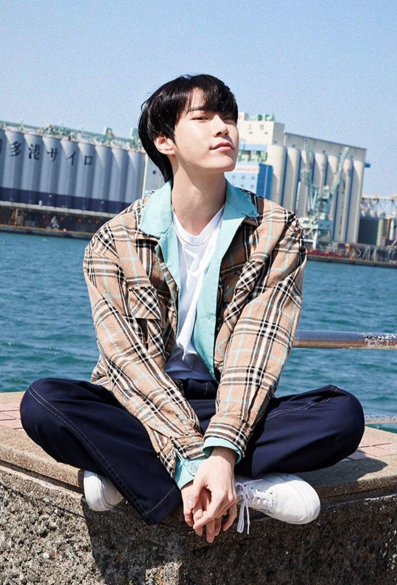 firefly_do0's tweet photo. D-367
I love it so much when you wear your gorgeous checked shirts 🪻🍀💜🪽
#도영 #DOYOUNG https://t.co/XE0edlF6A6