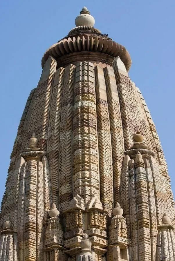 andreas_nigbur's tweet photo. The Old Power Station ⚡️

The Lingaraja Temple is a Hindu temple in Bhubaneswar, India, and the largest temple in the state of Odisha.

Access to the temple complex is restricted to Hindus. However, tourists can view the temple buildings from a special viewing platform, which was built during the British colonial period.