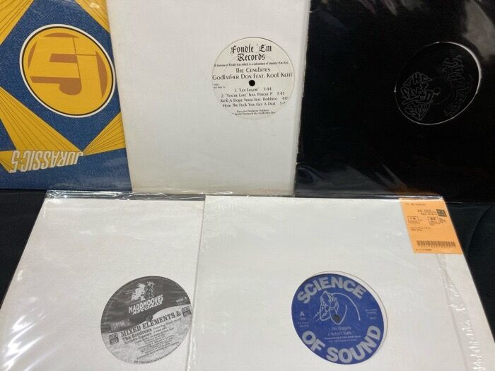 diskunion_SCMS's tweet photo. ■6/5(金) HIP HOP USED 12INCH SINGLE 新入荷情報

★JEDI MIND TRICKS、ROB ONE、先日の来日公演も大盛況で幕を閉じたBAHAMADIAやWU-TANG CLAN作品などなどHIP HOP USED 12INCH SINGLEを90枚以上まとめてお出しいたしました！
https://t.co/T1PC60DaOO https://t.co/YpPGSkHII7