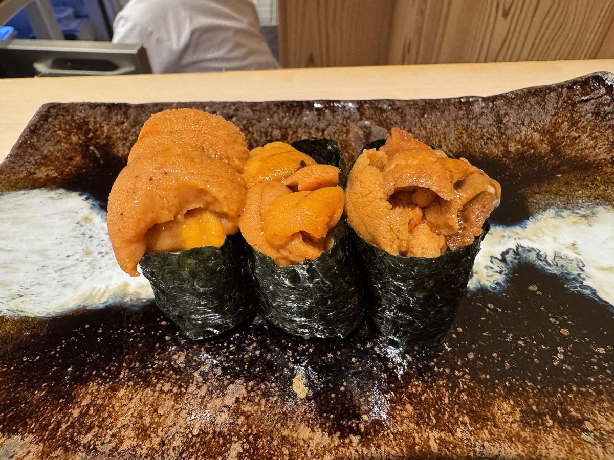 20000_bc's tweet photo. 寿司バトルスタート🥰🥰
ウニも食べ放題🥰🥰 https://t.co/gNRMIeOn00