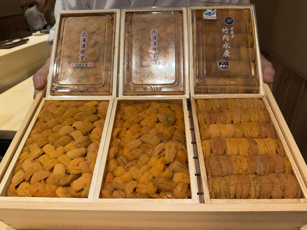20000_bc's tweet photo. 寿司バトルスタート🥰🥰
ウニも食べ放題🥰🥰 https://t.co/gNRMIeOn00