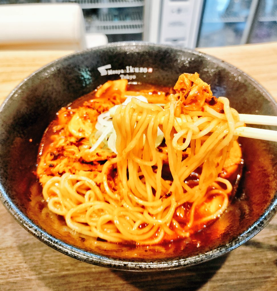 eSAS2020's tweet photo. 富山県と四川省は食で仲良しになれると知った今日の賄い🍜
 #麻辣風富山ブラックラーメン 
 #メガネ屋ですがラーメン屋もやってます https://t.co/uxCBKyPFG4