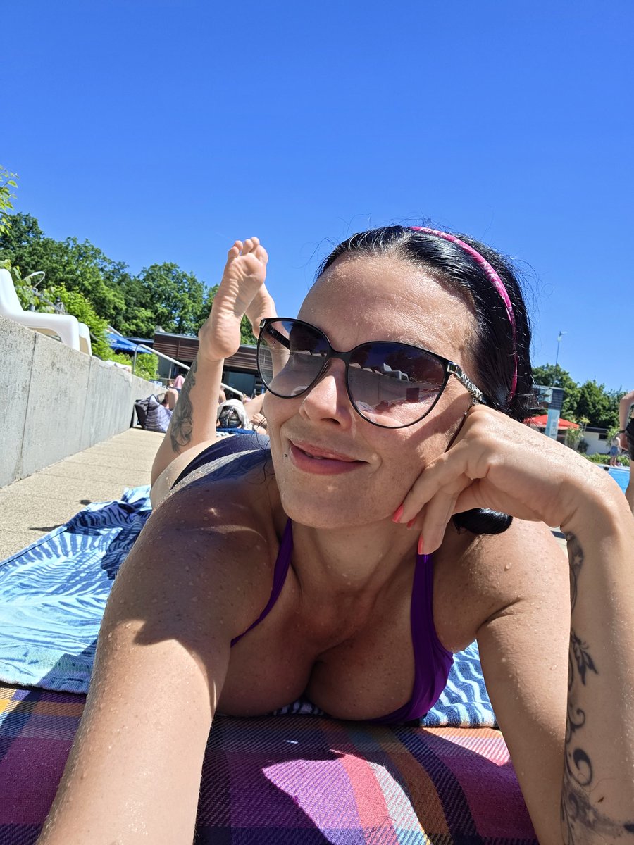 MistressMoore1 tweet picture
