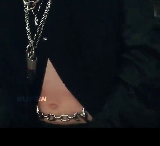 moonstellar__'s tweet photo. The waist chain 😳 
BYE. https://t.co/Astddzikjb