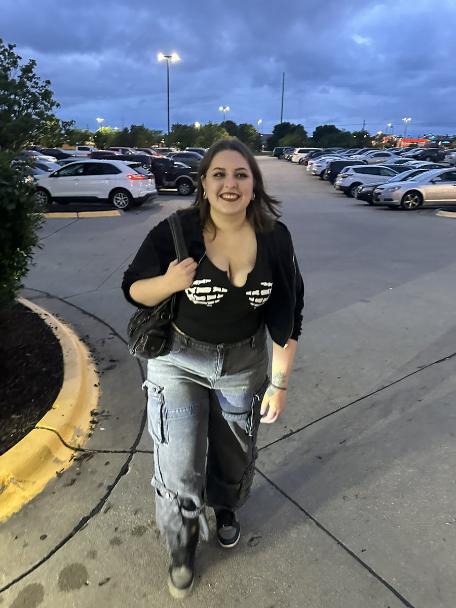 emharps98's tweet photo. Look at how fucking GORGEOUS my wonderful girl is! I am awestruck every day 🥹🥰 https://t.co/StWtqigIqw