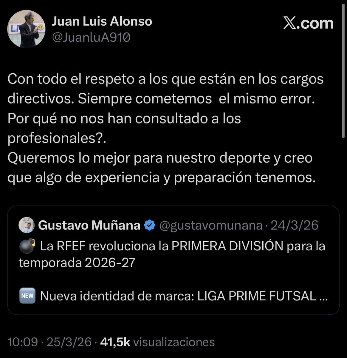 FutsalWorld4's tweet photo. Os doy un poco de contexto para entender el arbitraje de ayer en Palma:

1. Limpieza de sable absoluta y sumisión máxima del presidente de Palma hacia cualquier propuesta ( por absurda que sea ) de la RFEF.

2. Crítica y “rajada” contra una decisión absurda de la RFEF de Juanlu. https://t.co/Ap0MhggW3K