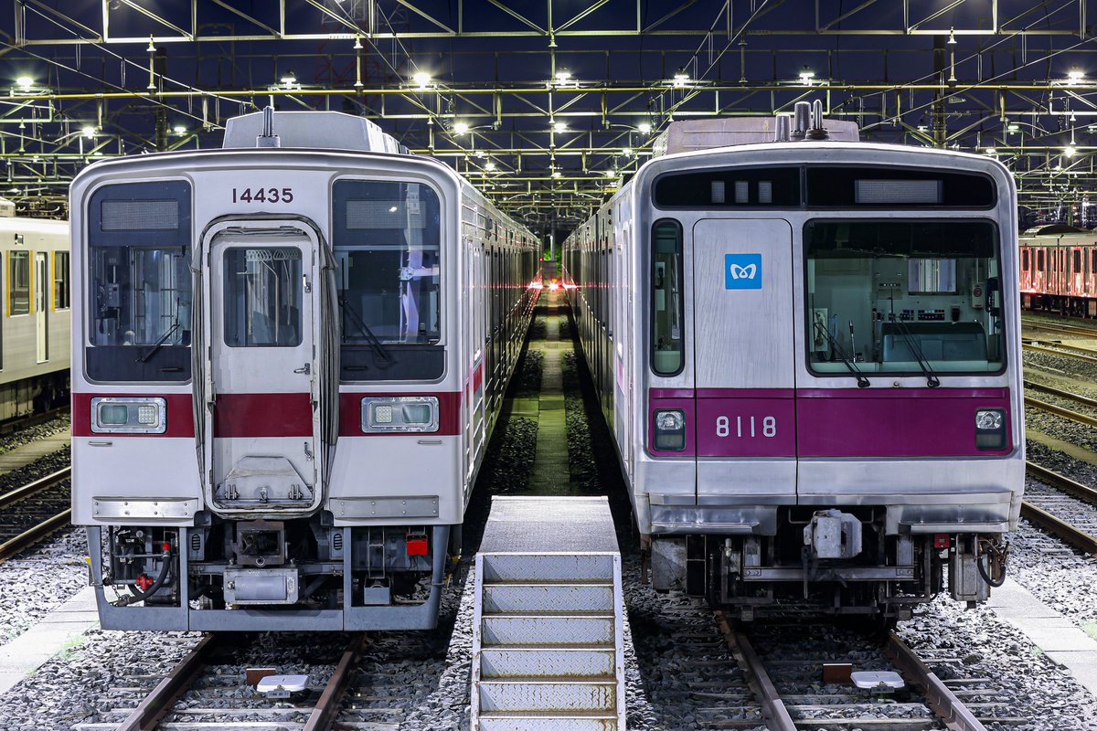 Green1Tea4's tweet photo. 【東武10030型 × 営団8000系】
いつしかのワンカット。
10030型の幌付き更新車と営団8000系の並びは今ではほとんど見れなくなり、貴重なカットとなりました。
更新車の幌付きと営団8000系の並びは条件が揃わないと撮れないので、この時撮ってよかったなと思います。 https://t.co/gB0JRtf9m7