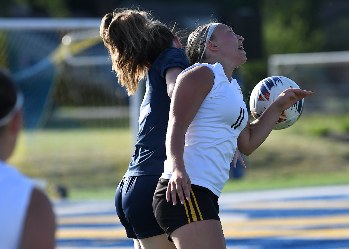MIPrepZone's tweet photo. GIRLS SOCCER: Photo gallery from No. 2 Clarkston Everest Collegiate (@ECMountaineers) vs. No. 8 Royal Oak Shrine (@ShrineSports) in a D4 regional final >> https://t.co/wiYDSdWdLp https://t.co/0LG1pMfAcn