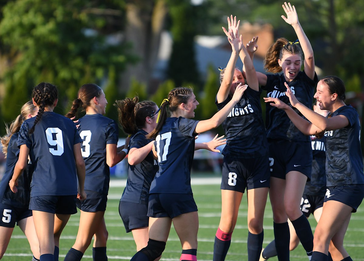 MIPrepZone's tweet photo. GIRLS SOCCER: Photo gallery from No. 2 Clarkston Everest Collegiate (@ECMountaineers) vs. No. 8 Royal Oak Shrine (@ShrineSports) in a D4 regional final >> https://t.co/wiYDSdWdLp https://t.co/0LG1pMfAcn