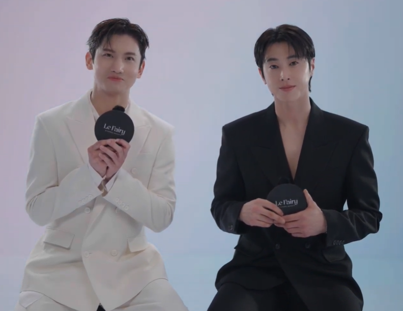 komodopotato's tweet photo. changmin's slight tilt towards yunho always gets me 😗 https://t.co/Y22oDAjUth
