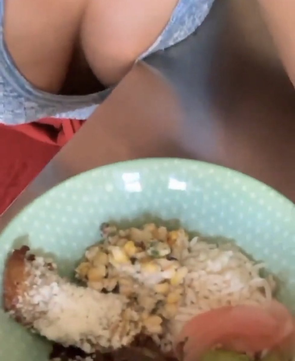 mamsersoz's tweet photo. me looking at the food in this video https://t.co/x1zzTSIouD
