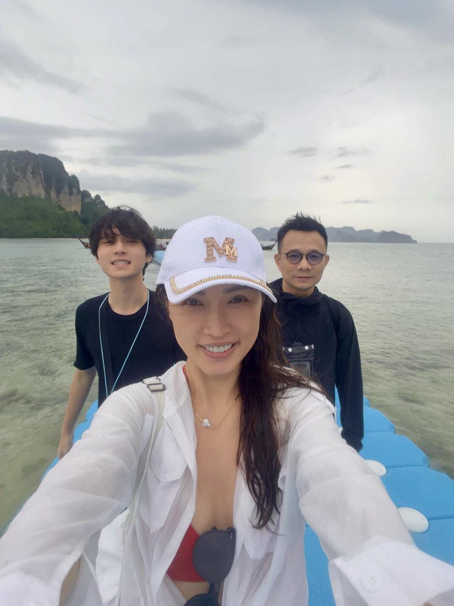 amberchia's tweet photo. It’s the end of our Krabi trip. 🌴✨
Thank you for bringing so much joy, laughter, and love into my life. I hope you enjoyed this trip, Ashton. ❤️Mummy loves you so much and will always cherish these beautiful memories with you. 💞
感恩即��分开以后，我们依然能够为了孩子成为朋友💔 https://t.co/tQ8t1Mrfpj