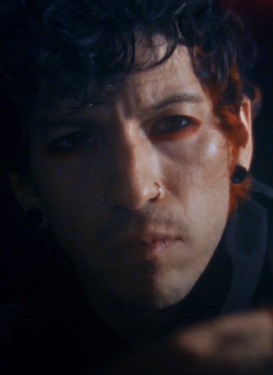 vhopestreet's tweet photo. Genuinely this josh eye makeup changed my life https://t.co/sTXTUCVhWx