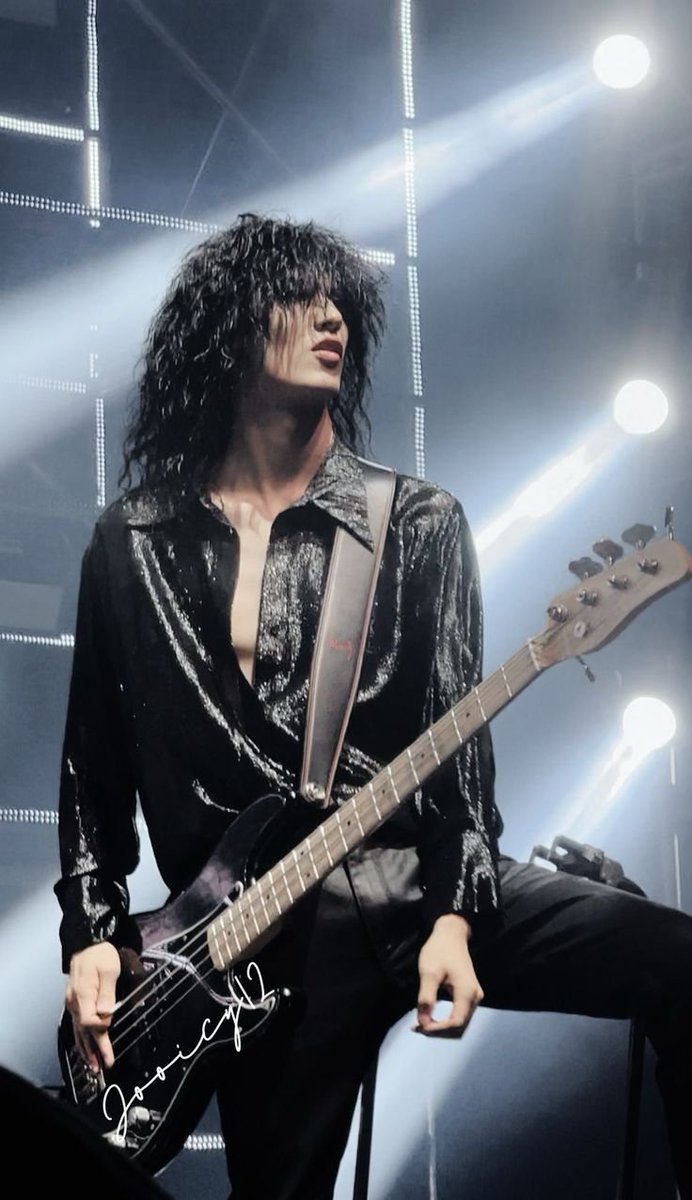livelockx's tweet photo. i don't care about what anyone says, jooyeon's glam metal hair is just amazing and one of his best looks can they bring the wig back pls https://t.co/vEZat9pdGb