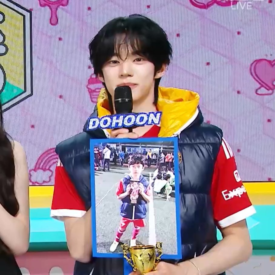 angtalexpert's tweet photo. knowing that dohoon has been loving football since forever he must be the happiest to sing for his national football team dohoonie you have come so far https://t.co/H08JIfBFcn
