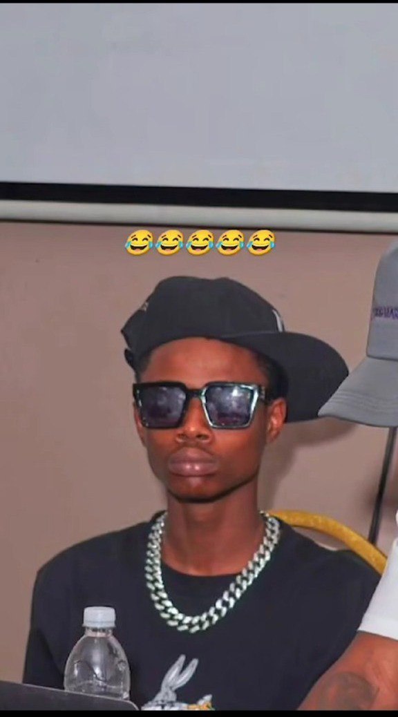 BraSteto2002's tweet photo. so called millionaire @maps.thosago_ can’t afford to buy a Simple washing powder 😭😭😭😭

Ke bafana ba bra Steto Hlami will explain cause maps explained it ✍️✍️✍️ https://t.co/Xi3Tqz7QMY