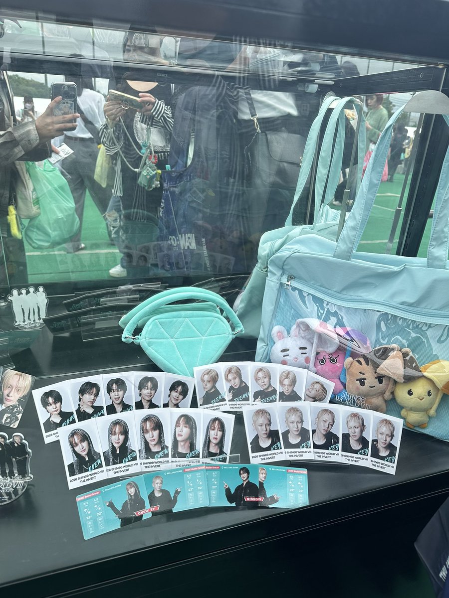 korusuuu's tweet photo. i want to buy them all 😭

#SHINee #샤이니
#2026샤이니월드VIII #THE_INVERT
#2026_SHINeeWORLD_VIII_THE_INVERT https://t.co/MANHBdKCCT