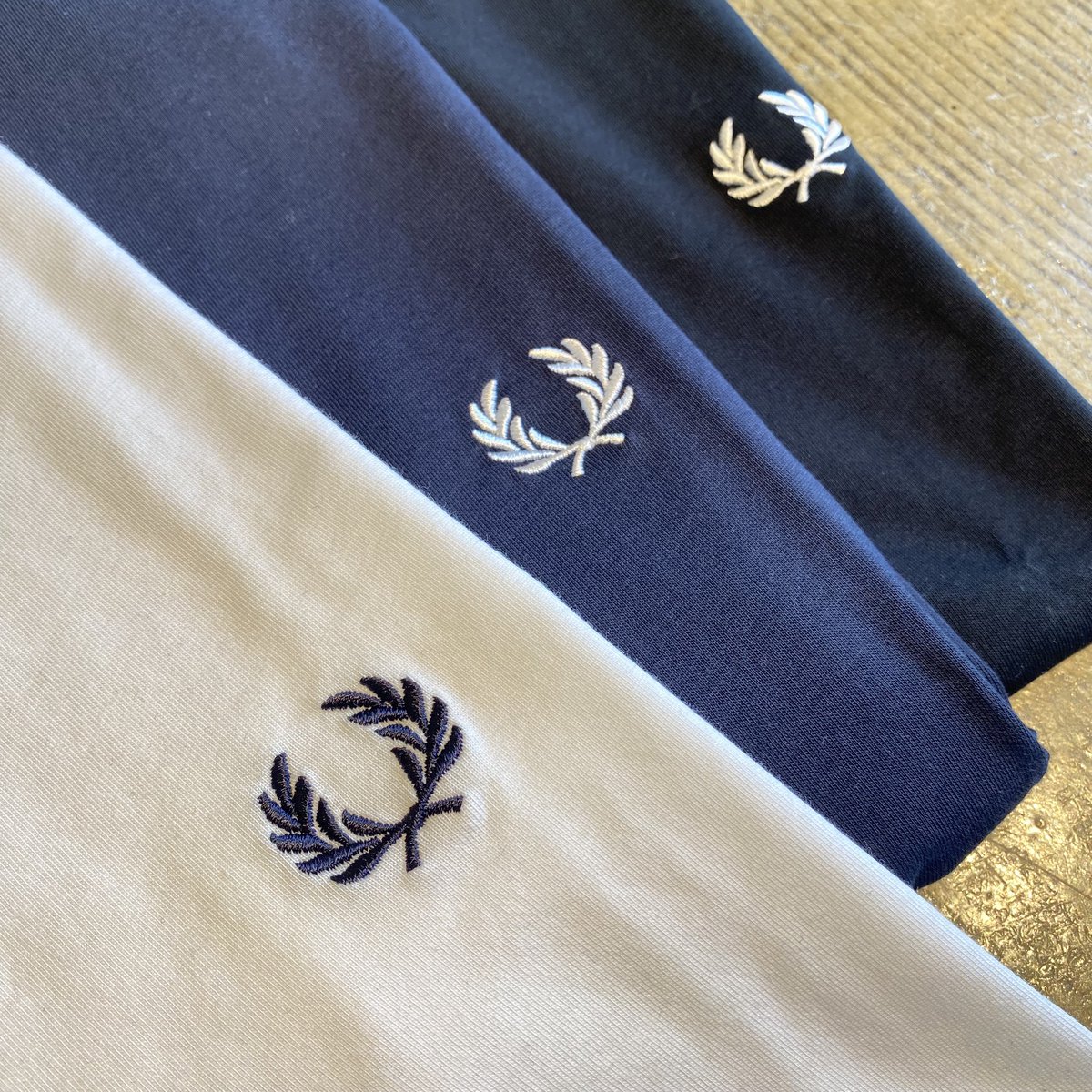 recollection09's tweet photo. FRED PERRY/リンガーTシャツ
英国ブランド「FRED PERRY（フレッドペリー）」からリンガーTシャツのご紹介です🇬🇧
FRED PERRY/RINGER SHORT SLEEVE TEE M3519
https://t.co/uzUbvDeSM8
FRED PERRY商品一覧はこちらから
https://t.co/iEeihT1df2
#フレッドペリー #リンガーTシャツ https://t.co/A3qtv7LU7e