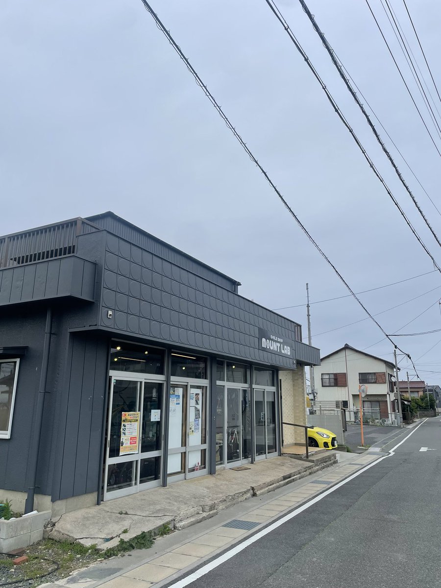 furumarua's tweet photo. 闇取引の会場に行ってきた！

美味しい珈琲出てきそうな店だった笑
また推しのアクスタ持って行きますー😭
@mountlabsuzuka https://t.co/zHDi9wWR0X