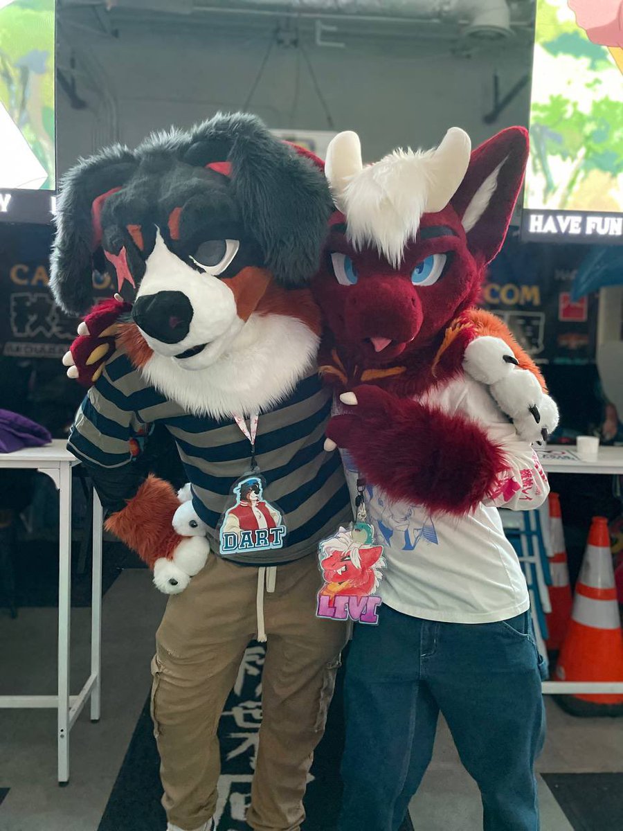 SCARSNBARKS's tweet photo. akihabara takeover was pretty fun :3
thank you to the creatures that said hi heheh🦮🦮💜 https://t.co/GER5JJSzjQ