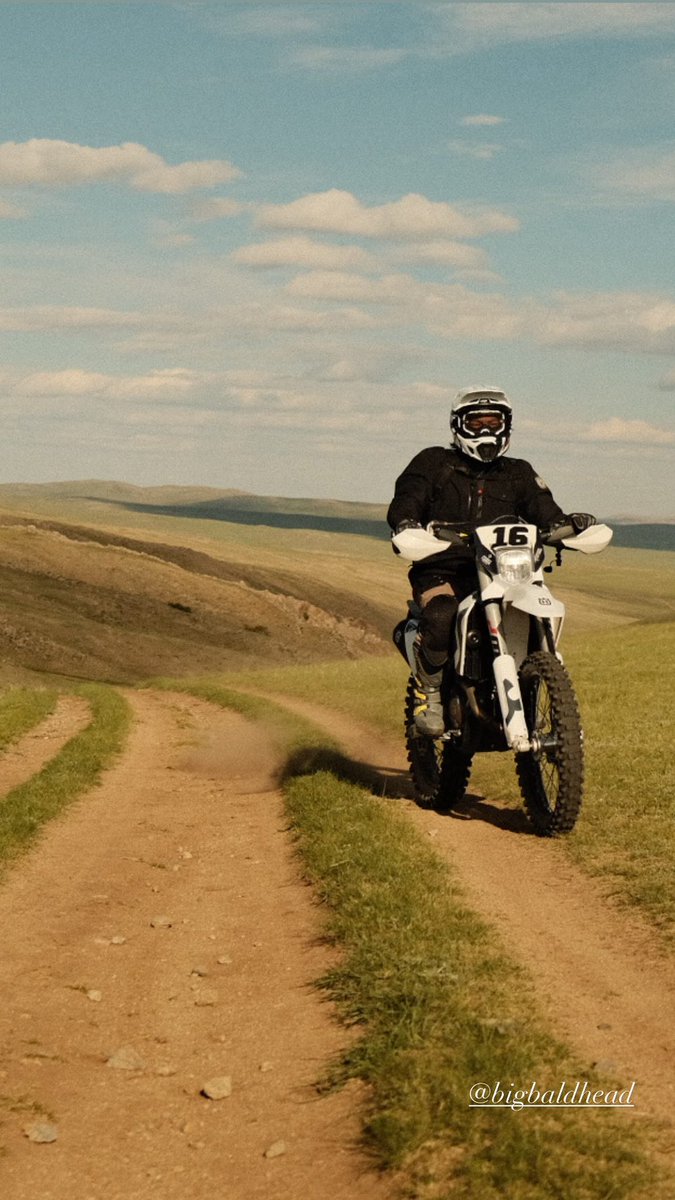 reedusnetwork's tweet photo. Norman Reedus during his motorcycle trip in Mongolia. Posted June 5th.

©️ justingchatwin / Instastory

#normanreedus #ノーマンリーダス https://t.co/eh5TLjUV1W