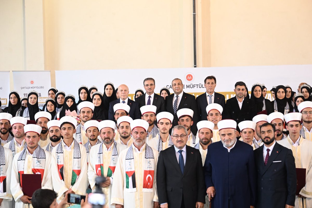 catmuftulu56943's tweet photo. https://t.co/EnXuHpjWVt
#erzurum @catmuftulu56943 tarafından  111 hafıza icazet merasimi düzenlendi.

@RTErdogan @mustafaciftcitr @aydinbarus22 @DIBSafiArpaguss 
@diyanetbasin @DiyanetVakfi @Dib_Egitim @akbulutsedide @erzurummuftuluk https://t.co/pJOUbJGnCe