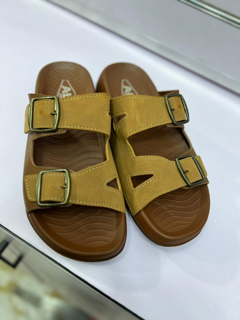 namagembe_'s tweet photo. Friday flash sale 🔥🔥

85,000

National wide delivery 🇺🇬.  

WhatsApp 0726400080  
 #ElysianFeetFits https://t.co/arCLM4A05c