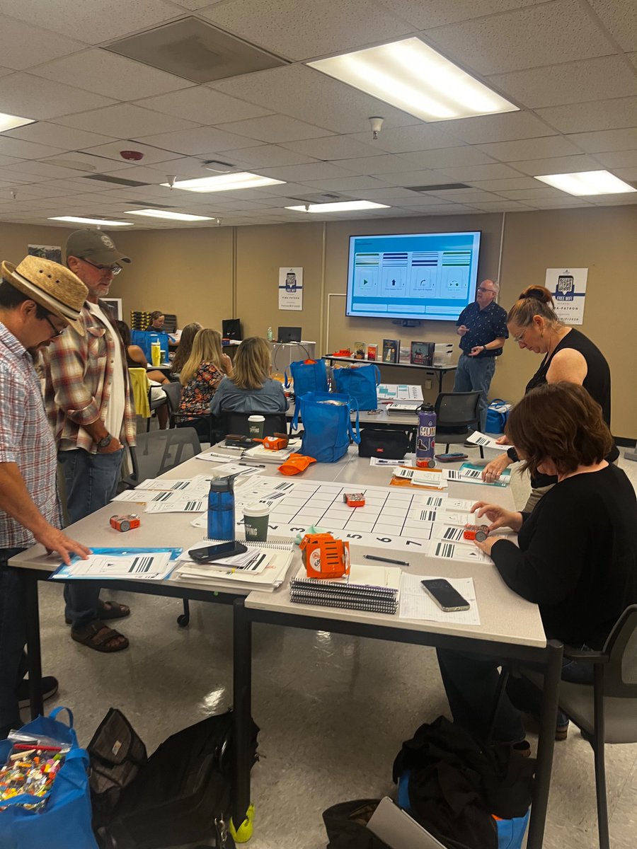 STEMskull's tweet photo. Thanks to Tucson Electric Power   for sponsoring  STEMAZing 2026 Summer Institute, educators are learning how to empower their students through hands-on coding with Edison robots. @TEPenergy @PimaSchoolSup 
Day 2 https://t.co/cCUlgaZ0tH