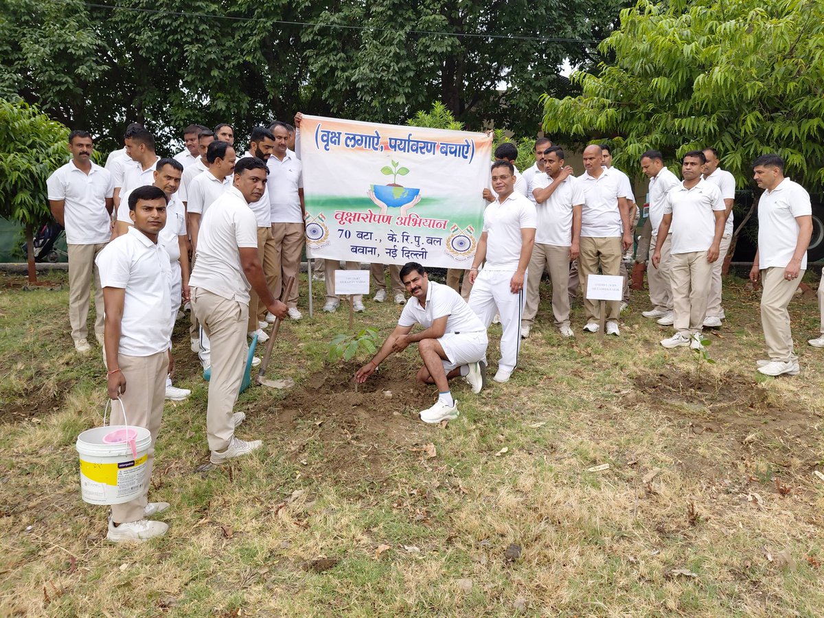 70bncrpf's tweet photo. Tree Plantation on the occasion of World Environment Day at 70 Bn CRPF Bawana New Delhi #crpf https://t.co/clJhDCsgdq