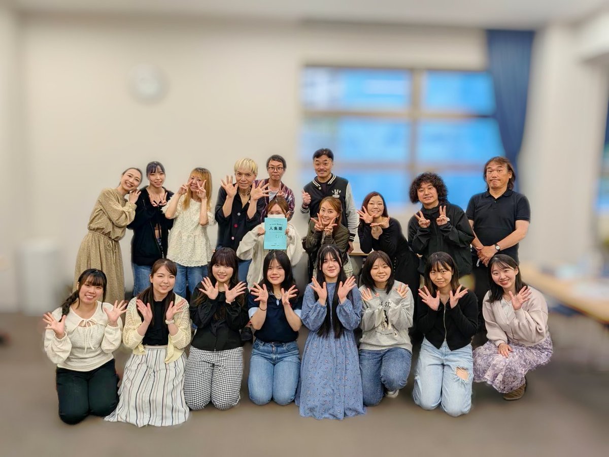 tohshou's tweet photo. 🎶ファミリーミュージカル🧜‍♀
   　#劇団東少 #人魚姫
𓈒 𓂂𓏸𓂃 𓈒 𓂂𓏸𓈒𓏸 𓂃 𓈒 𓂂𓏸𓂃 𓈒𓏸𓈒𓏸 𓂃

顔合わせにてキャストの
意気込みを語っていただきました
歴史ある劇場でご家族の夏の思い出に
寄り添えますように💫

2026年7月18日~21日
📌三越劇場
https://t.co/X3IE6KEAe2

#東少人魚姫 https://t.co/ruODMy7jj0