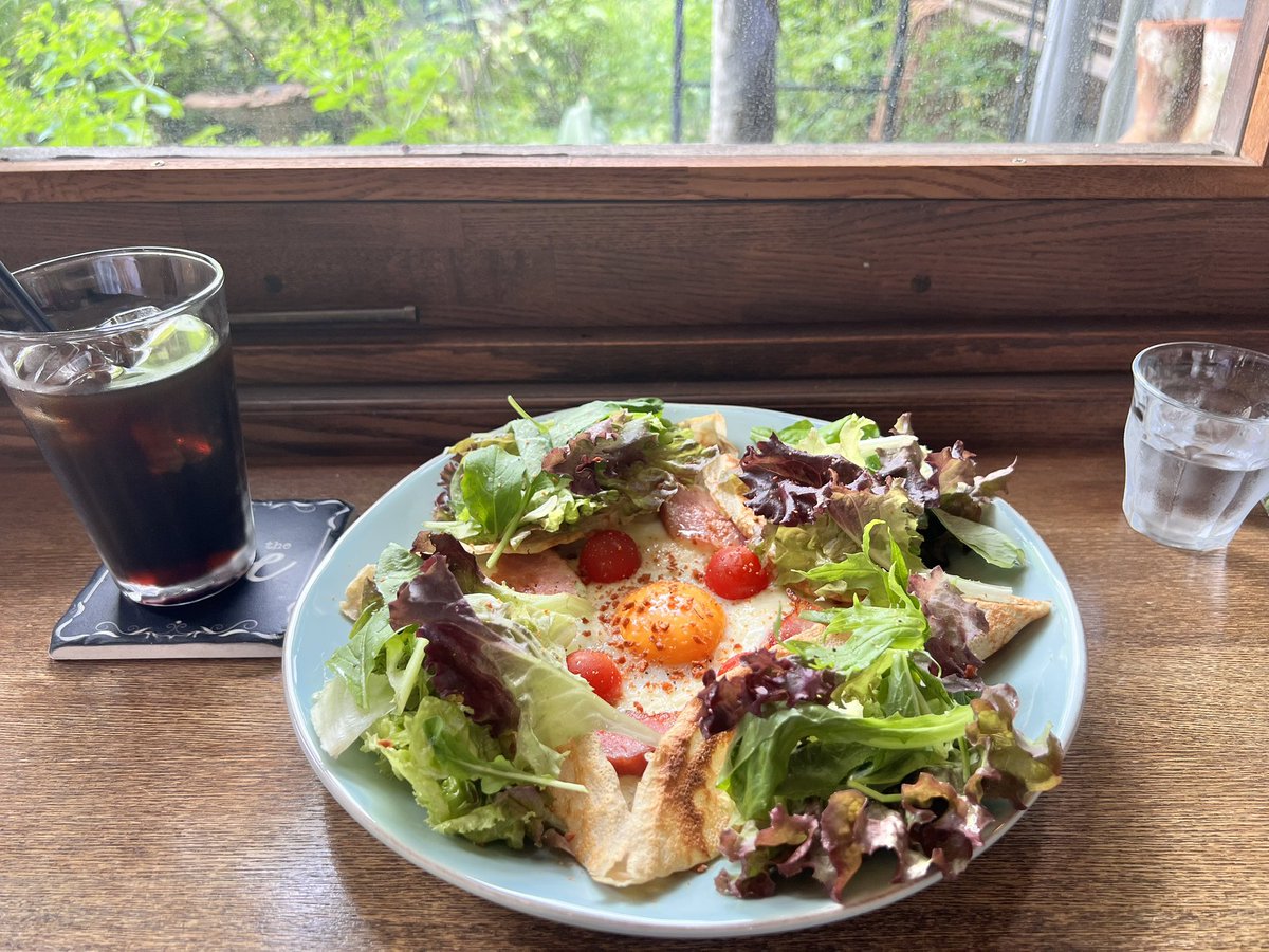 Mikami_yu's tweet photo. 今日は地元のオシャカフェ

最高に癒されてたら良い歳のオッさんとオバさんが隣りの席でキャッキャし始めてうざかったのでさっさと帰りましたな……
リベンジしたい https://t.co/ZfLAIk4koT