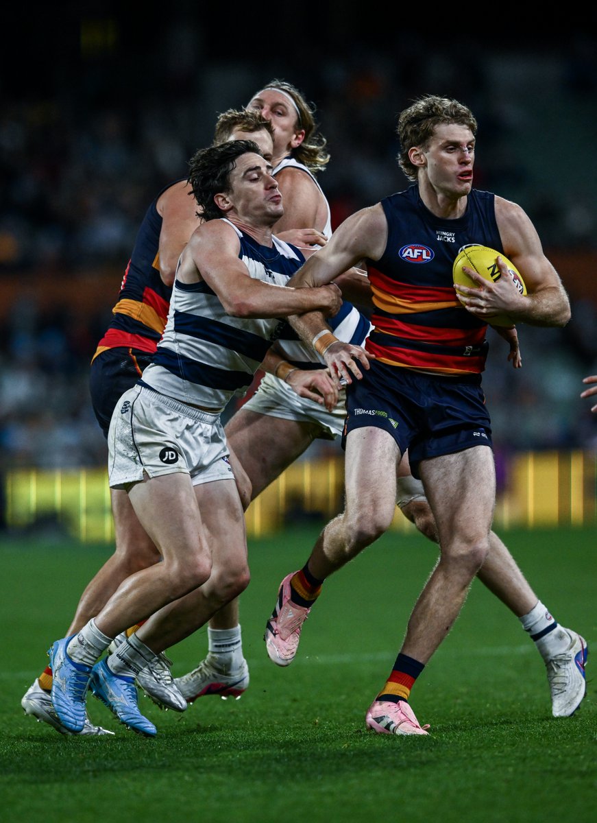 BenCameron4's tweet photo. Good fortune or excellent management? Champion Data reveals Geelong’s enviable health record over the past two and a half seasons. YARN: https://t.co/PNI7NT8hDR https://t.co/ZozeqvOzvO