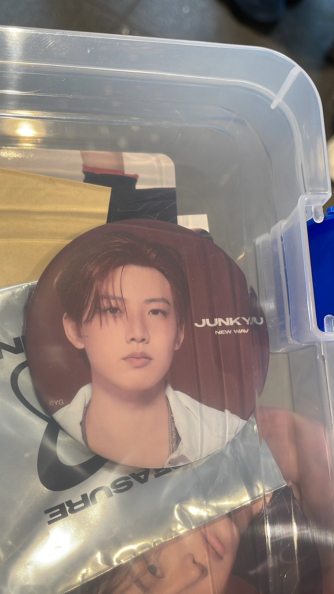 Mati_tre's tweet photo. @AMNOSsj24 検索より失礼します。
アサヒ缶バッジとジュンギュの交換は可能でしょうか。
現在渋谷ポップアップにいます。 https://t.co/SJw84xnthr