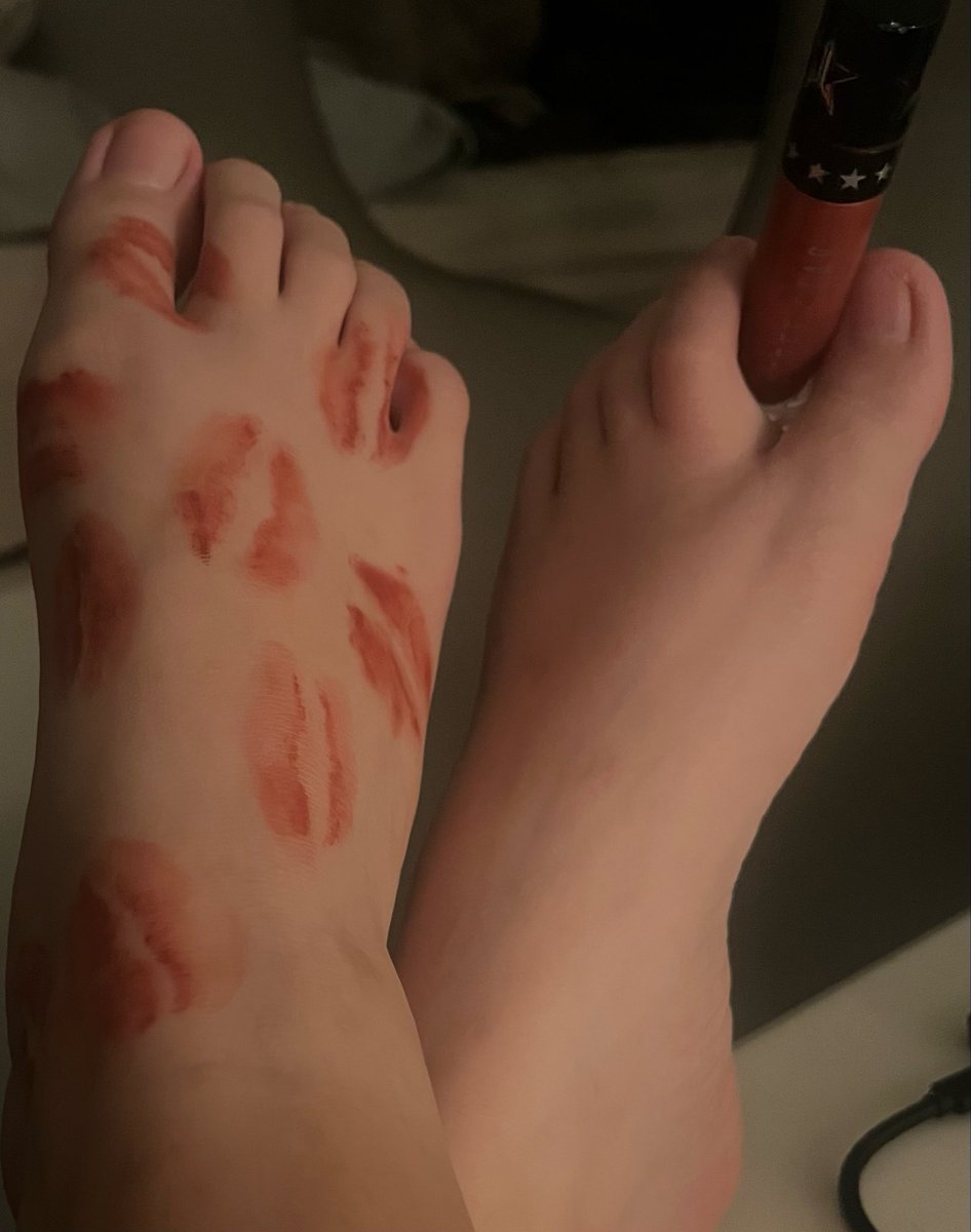 luvvdrain's tweet photo. feet?❌ money magnets✔️
now get on the ground and kiss them
#findom #feetfetısh #feetworshi̇p #subfund https://t.co/dGkN3ufRZ3