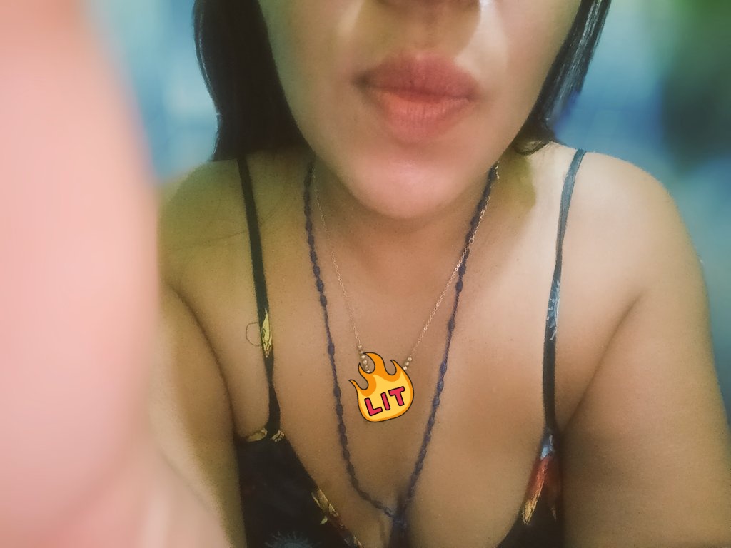 Anadany10's tweet photo. Besito de las buenas noches 💋💋💋💋 https://t.co/sbLb7Y61Z0
