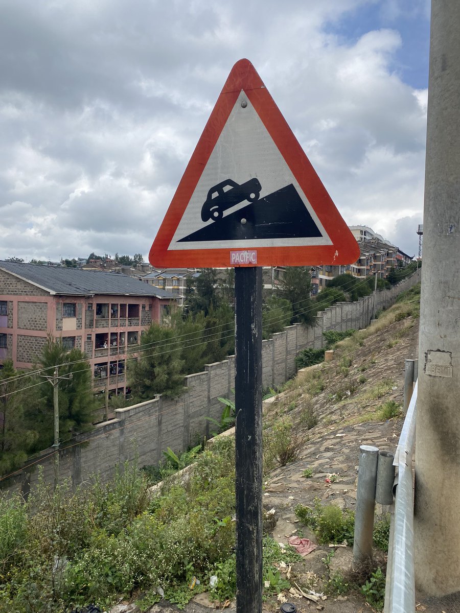 Keeplah's tweet photo. Hello @KURAroads about 90% of sign posts on the Ngong-Langata Link Road are still there. It goes to show that vandals are not interested in the recycled material your supplier used which have zero resale value. Si we go this route everywhere, ama? @MuriraKinoti 

@road_driving https://t.co/JVfdo4Tprn