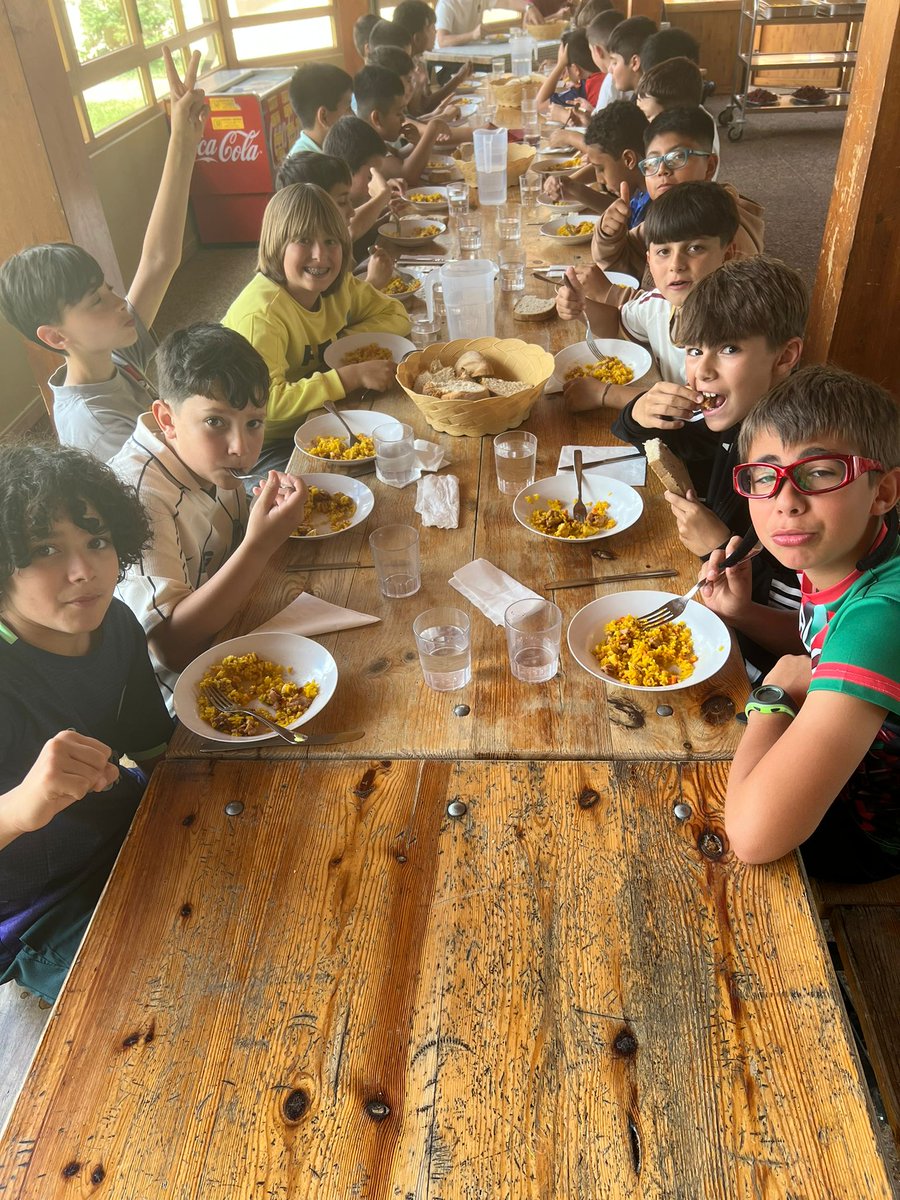 nscovadonga's tweet photo. Campamento Inmersión Lingüistica en Vegaquemada 
#HMMI 4° y 5° #primaria https://t.co/PFGgzASN7C
