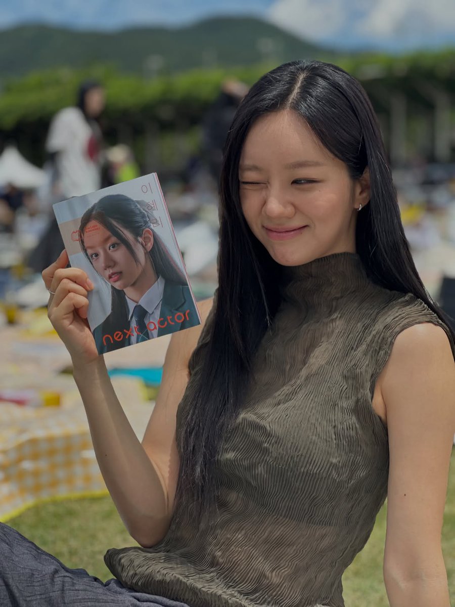 diane52979's tweet photo. Euhna Baek IG update

Hyeri looks so gorgeous on this pic (and happy 🥰)

💬Fresh and Refreshing 🍋 『Next Actor Lee Hyeri』 X Lee Hyeri

Picnic at Wisteria Field Watching <Victory> Together 🧺

#이혜리 #혜리 #Hyeri #leehyeri #hyeroomy #ヘリ #hyeride #NexrtActorLeeHyeri https://t.co/kWPqWq7zBl