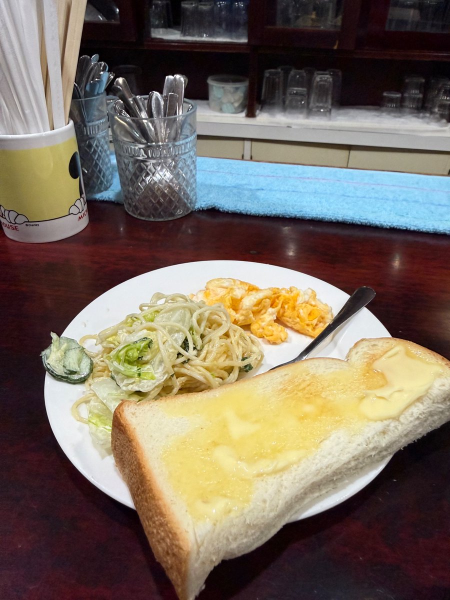 autalow's tweet photo. 久々に来てくれた司令塔とモーニング行ってきた♩後、味噌汁と茶碗蒸しも付いてきたよ😃 https://t.co/6j6jN1Yg7C