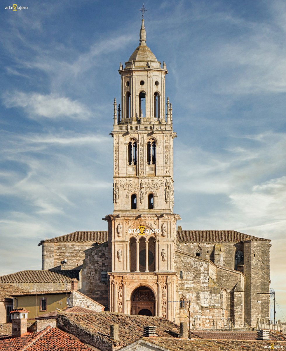 arteviajero_com's tweet photo. Aquí tienen una de las torres más bellas e impresionantes del Renacimiento en España. Se encuentra en Santa María del Campo, un pueblo de 508 habitantes de la provincia de Burgos. En ella trabajó el célebre Diego de Siloé ⬇️⬇️⬇️
https://t.co/jcTqk8alvP
#BuenosDias #FelizViernes https://t.co/c9aamDpuJs