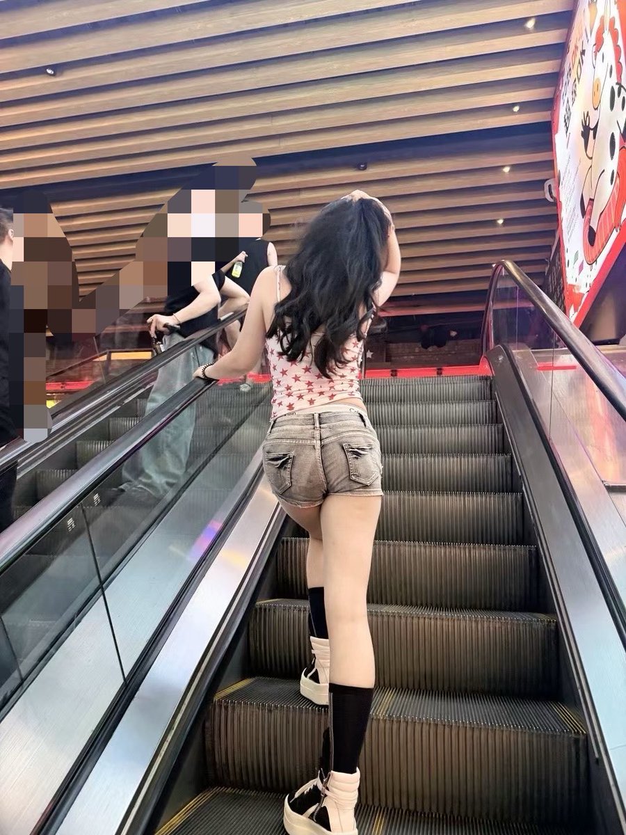 Blueeijm's tweet photo. 好像大家都很喜欢这张照片 https://t.co/jBzUv3jczy