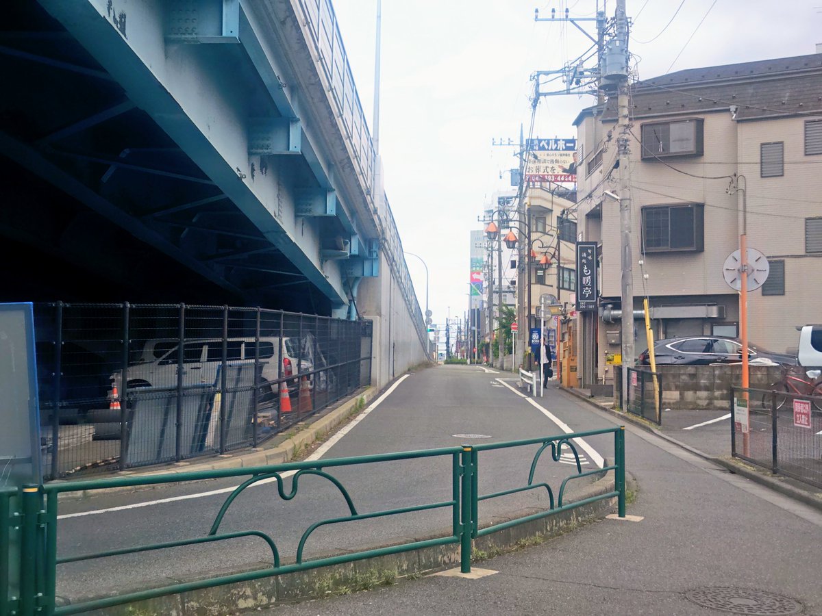hase20007113's tweet photo. 42年後の新青梅街道栄町陸橋周辺。 https://t.co/GLmifr3x1V