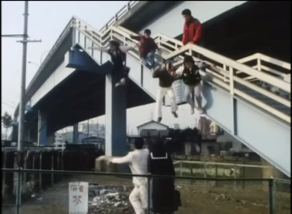 hase20007113's tweet photo. バイオマン5話。
1984年当時の新青梅街道栄町陸橋周辺。 https://t.co/2cHhW0snpa