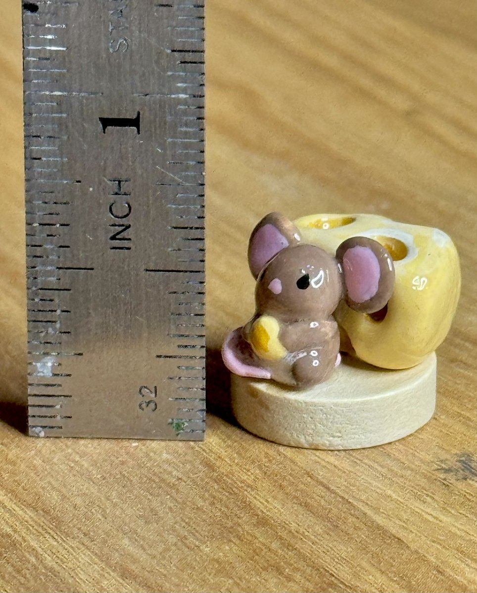 64fayeble's tweet photo. He’s a lil wonky, but I made a small mouse! 🐭 while sculpting this I realized I never sculpted cheese before 🧀 https://t.co/fzRsGHIsAR