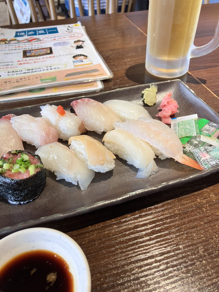 qinforest's tweet photo. トニコン初日おめでとうございます
初日なんて初めてよ〜
なんやかんやで既に胃が悪いんですけど頑張ります
早出のワンフーの方々はグッズ情報ありがとうございます
うちわは金輪際買わないことにしてたのに坂本様のビジュアルが… 
#トニセン
#トニコン
#唄う人踊る人 https://t.co/MKa7WBwX4S