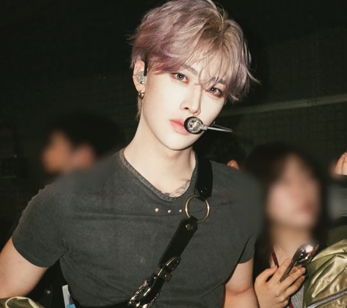 dalxhu's tweet photo. 어머 너무잘생김..... https://t.co/cDYnrzfzpn