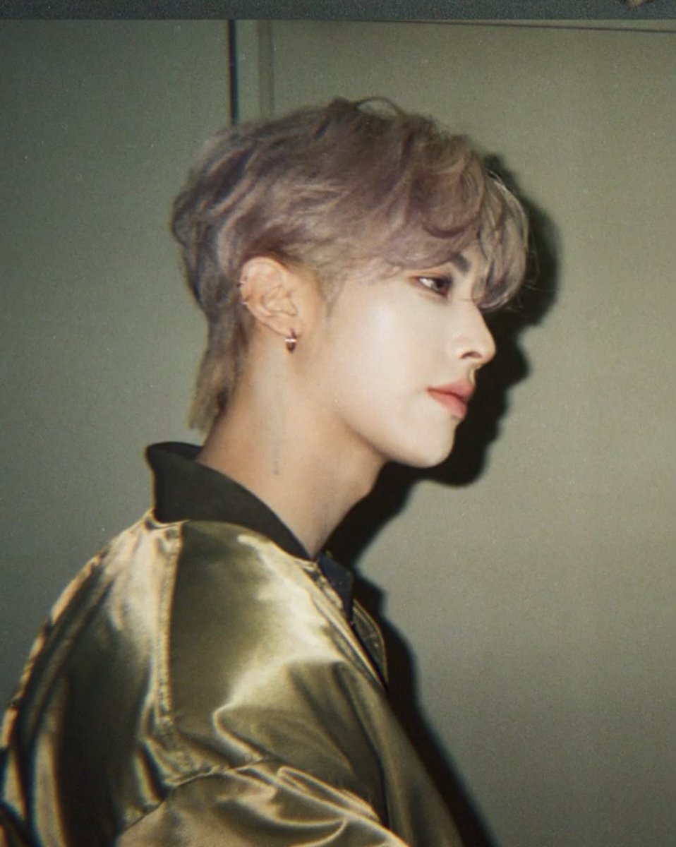 dalxhu's tweet photo. 어머 너무잘생김..... https://t.co/cDYnrzfzpn